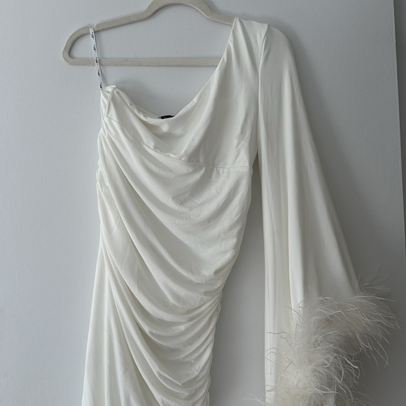 Club L London Maternity Dress - Picture 6 of 13